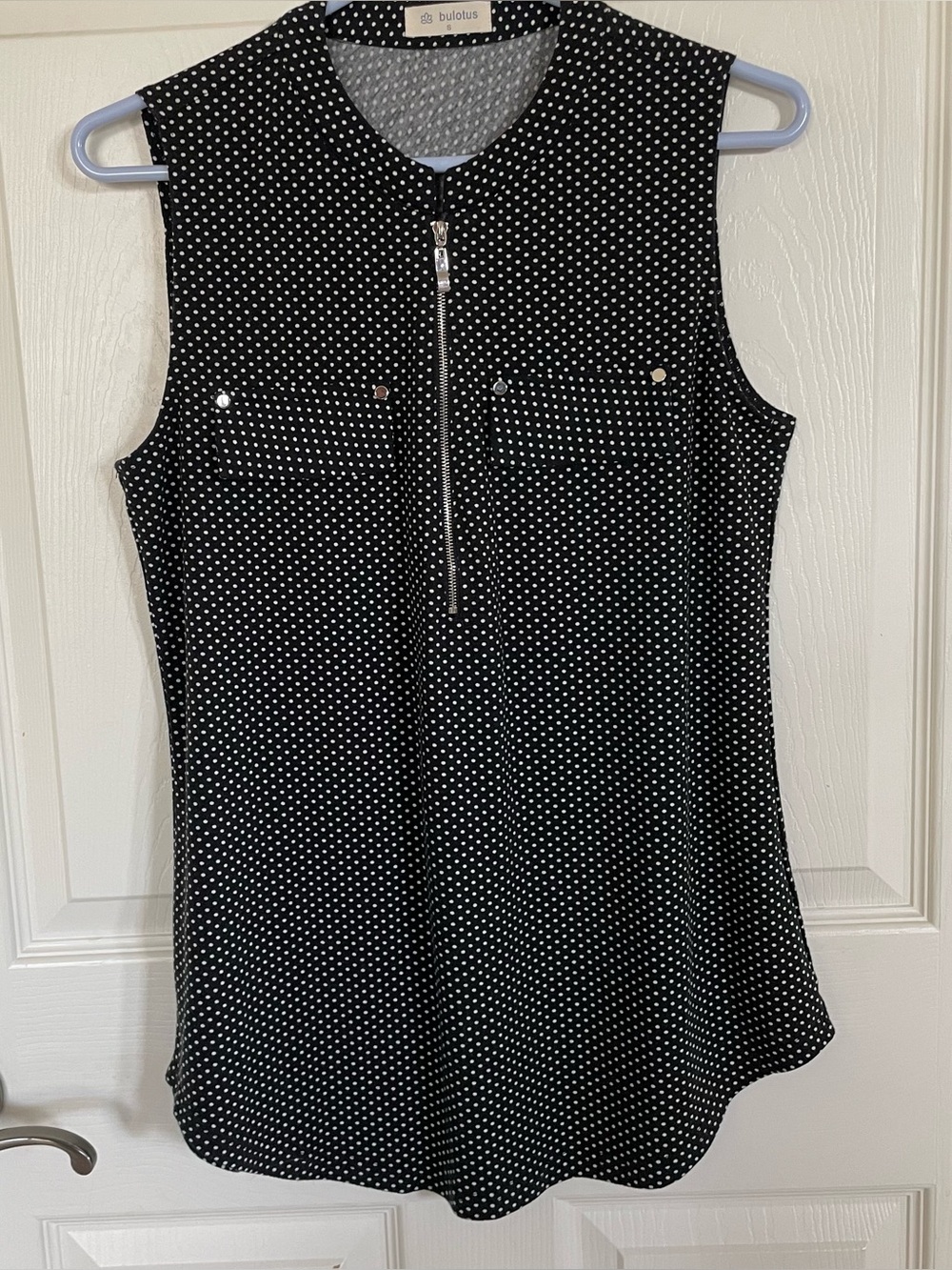 Bulotus White Polka Dot Sleeveless Blouse size S
